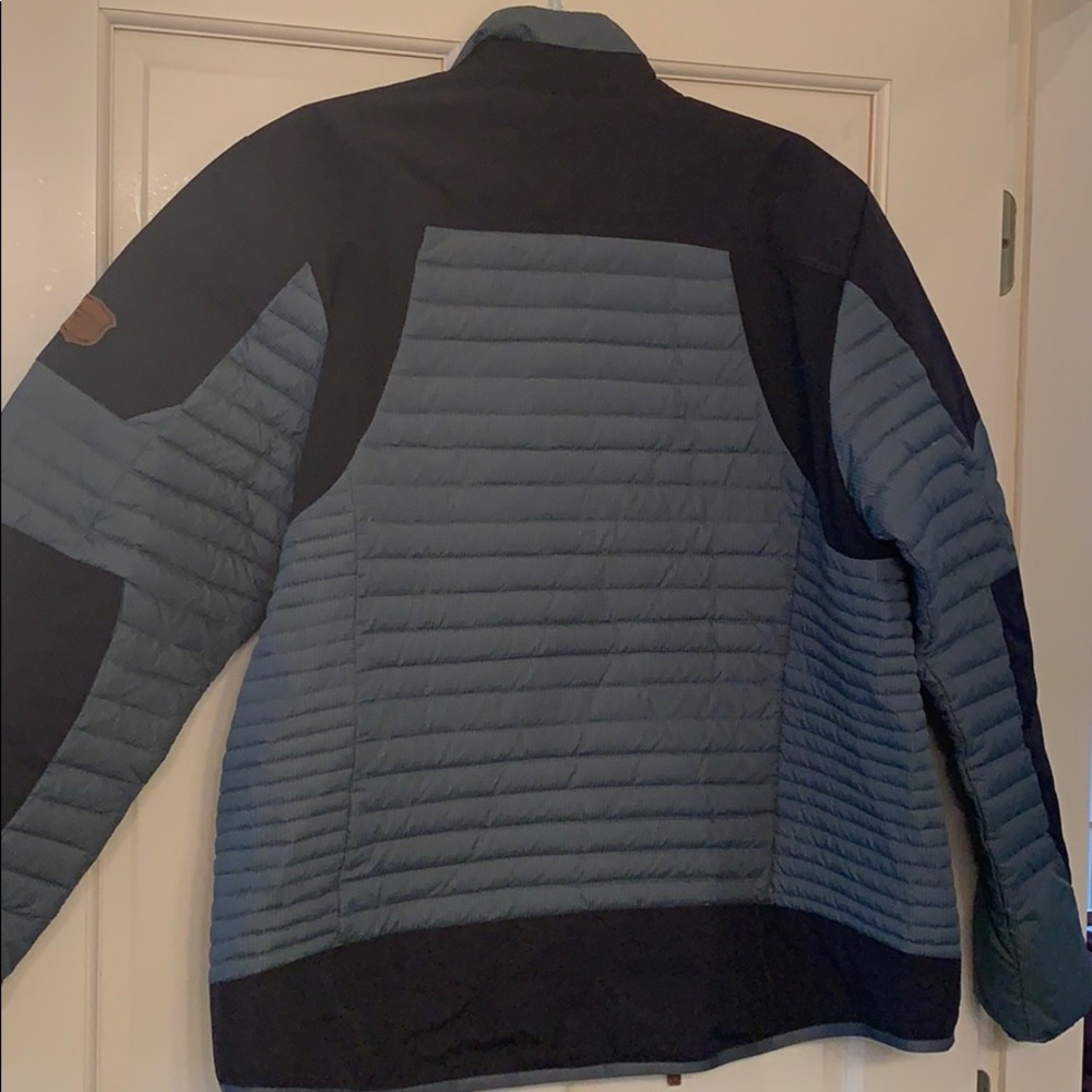 Eddie Bauer Men’s Slate Blue and Black Quilted Performance Jacket - Picture 5 of 6
